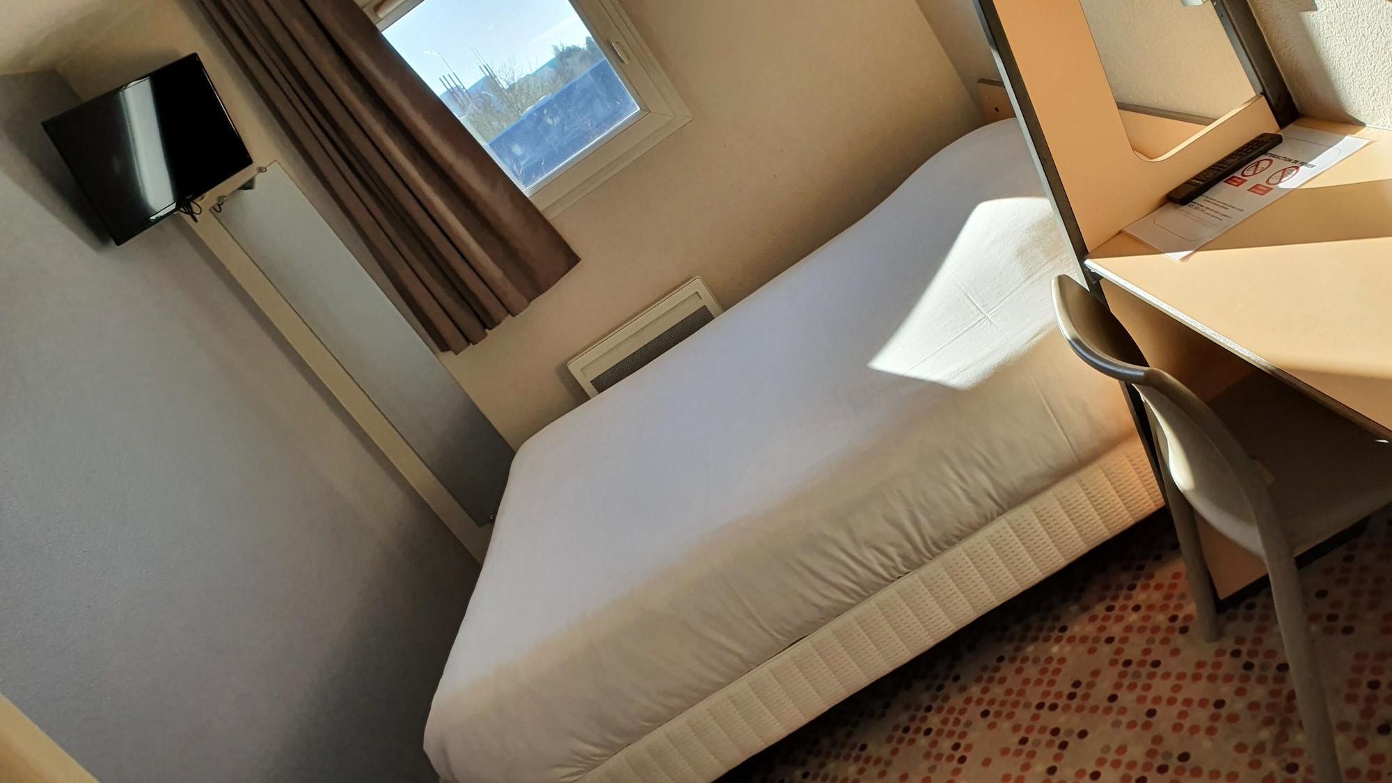 Welcomotel Coignieres Exterior photo